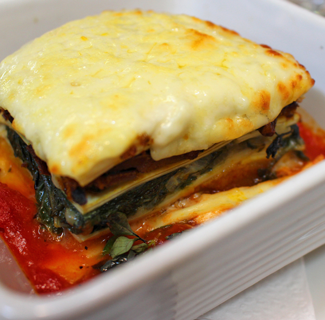Lasanha de abóbora, espinafre, molho de tomate e queijo Canastra (R$ 39): uma das melhores dos últimos tempos 