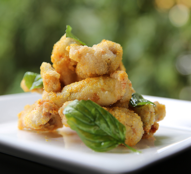 Nova entrada do Fisherman's Table: Curry Fried Frog, rã empanada no polvilho de mandioca com curry amarelo coreano (R$ 39) 