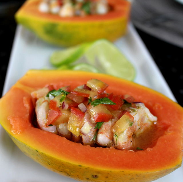 Belo ceviche de camarões com adocicado papaia do restaurante Egeo, na pousada Villa D'este