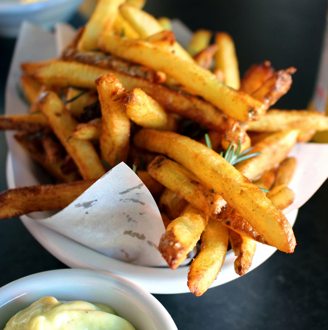 Porção de fritas da casa