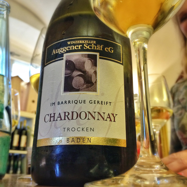 TREMENDO Chardonnay alemão. Uma degustação na Alte Wache, loja dedicada aos vinhos da região de Baden, é obrigatória para quem curte o assunto