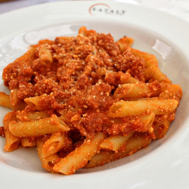 Pene com ricota e linguiça