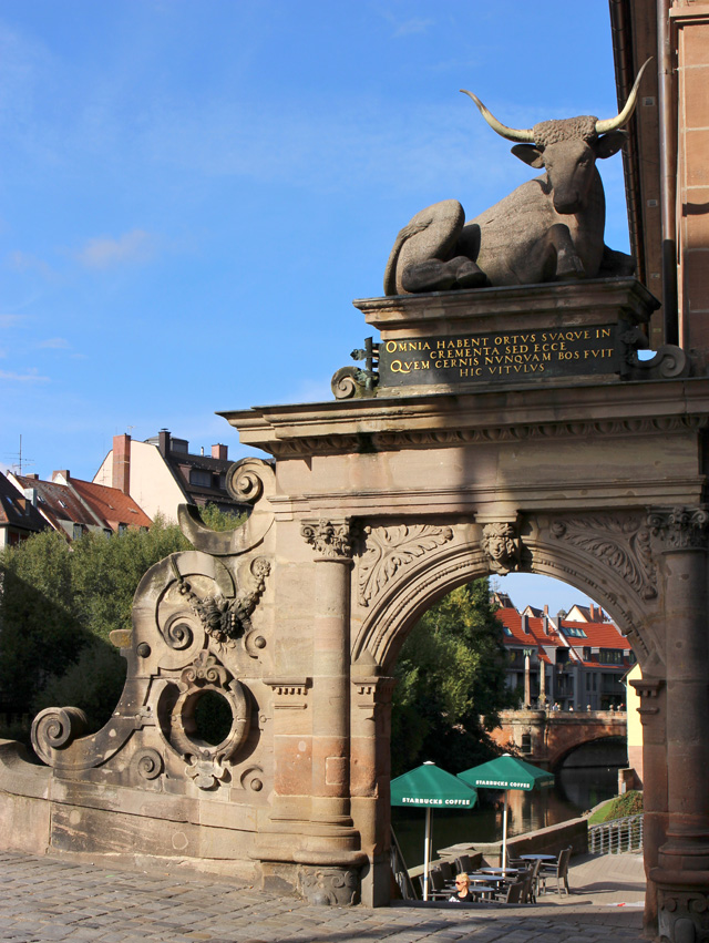 Área histórica no centro de Nuremberg na qual ficavam concentrados os matadouros e açougueiros da cidade. Hoje, é o páteo de um café