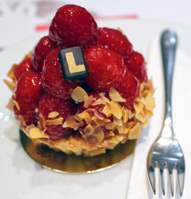 Torta de framboesa com massa de amêndoas da Luitpold: exemplo da beleza e delicadeza da doçaria alemã