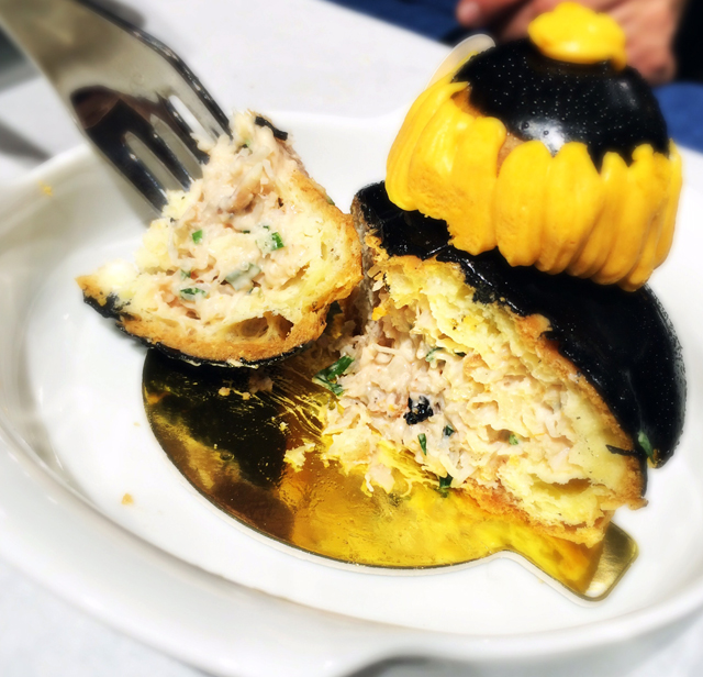 SENSACIONAL choux salgado recheado com lagosta e abacate  na Lafayette Gourmet