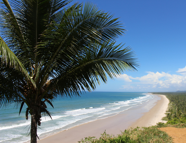Uma das dezenas de praias da Costa do Cacau