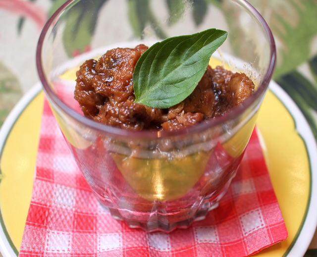 Doce de banana da casa: comeria quatro copinhos desses!