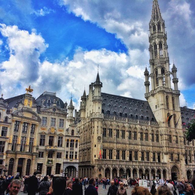 Grand Place, em Bruxelas: linda e sempre repleta de turistas 