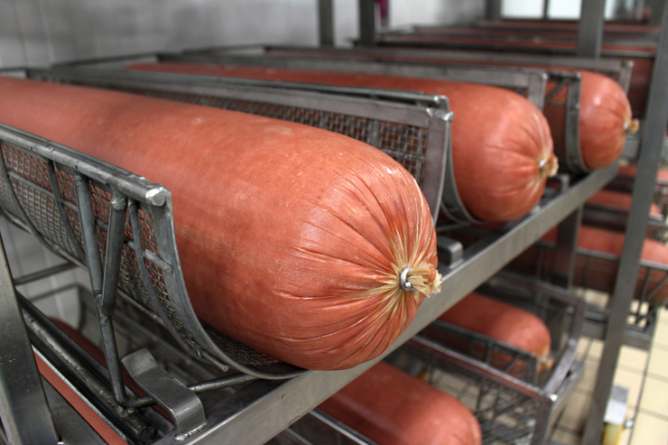 A cor rosa "aparece" depois da mortadella cozida em estufa