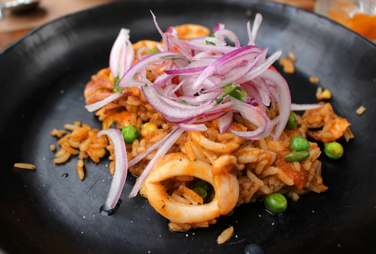  Arroz com camarão, lula e mexilhão e pimenta no ponto certo (R$31) 