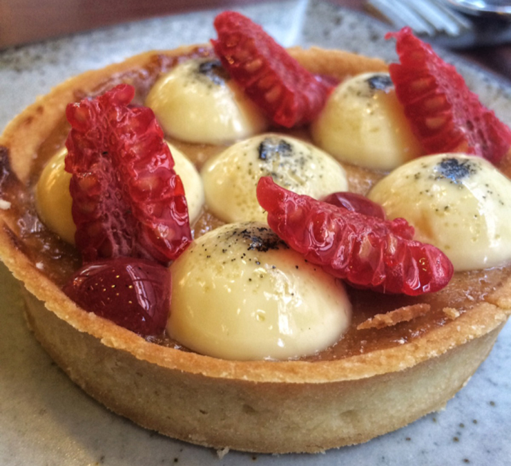 orta de framboesa, caramelo (na verdade, uma espécie de leite cozido caramelado) e creme de baunilha - impecável.