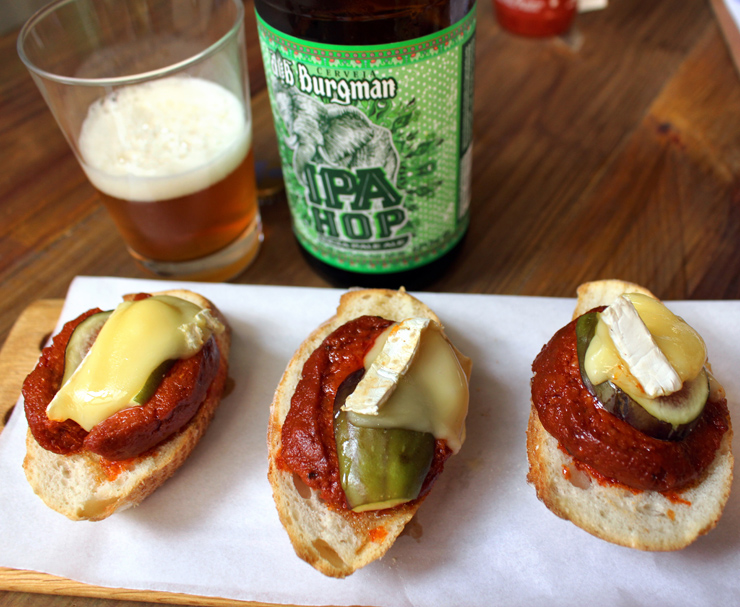 No novo Cateto Pinheiros: Bruschetta de sobrasada com queijo Flor de Mandacarú/Vaca (PE), figo e mel 