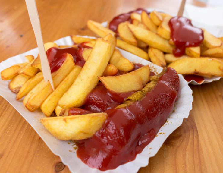 Se Fast food pode ser bacana pro ambiente e menos trash pra saúde? Sim, pode. O Witty's é um currywurst orgânico,