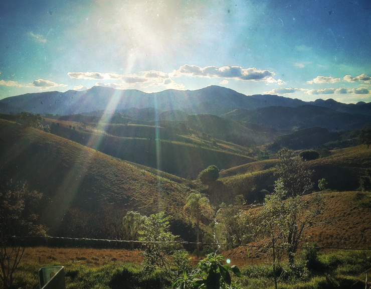 A vista de estrada que liga o centro de Campos do Jordão ao Empório dos Mellos