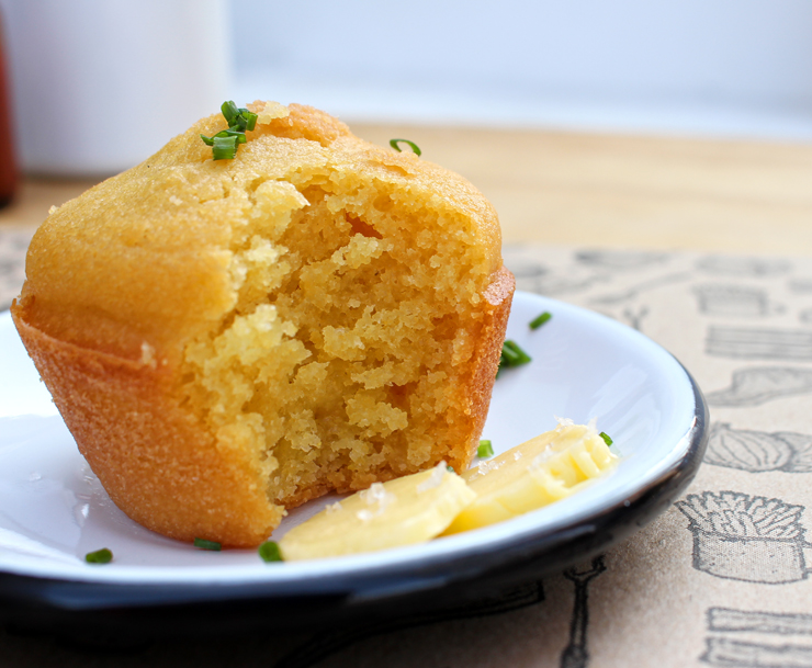 Para dar aquela calibrada na fome, o macio e adocicado Corn Bread Muffin (bolinho de milho)