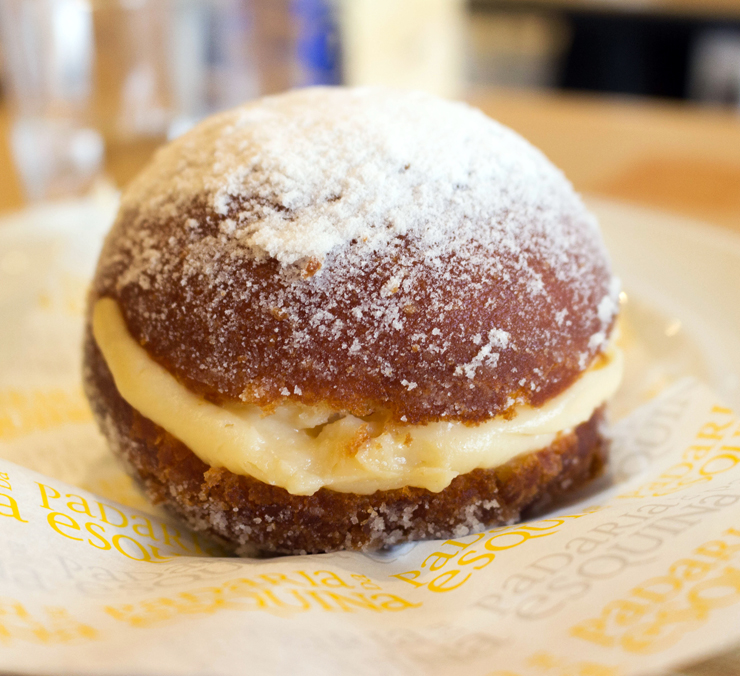 Deliciosa Bola de Berlim (R$ 7,50), o equivalente português ao nosso sonho.