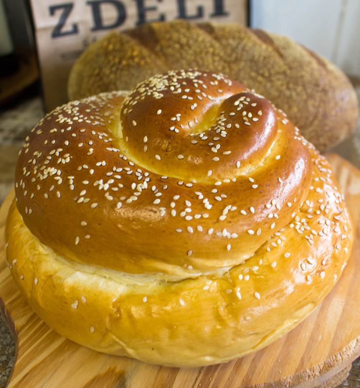 Macio challah e pão de centeio da Padaria da Z Deli, em Pinheiros