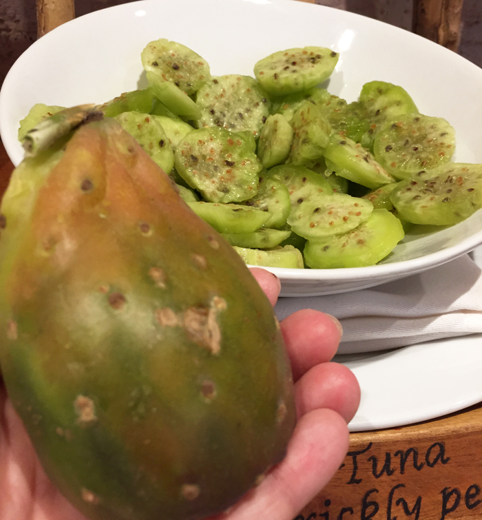 Tuna, o fruto do cacto típico desta região, com sabor de pera. Conhecido no Brasil como figo da índia. Esse eu comi no bufê de café da manhã do Hotel Alto Atacama