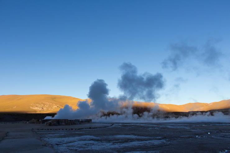 Nascer do dia nos Geyers Del Tatio, no Atacama